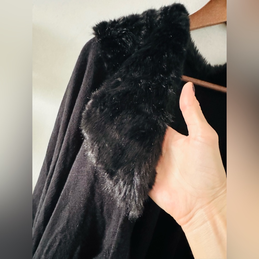 Fur Collar trending warm Poncho Cape
